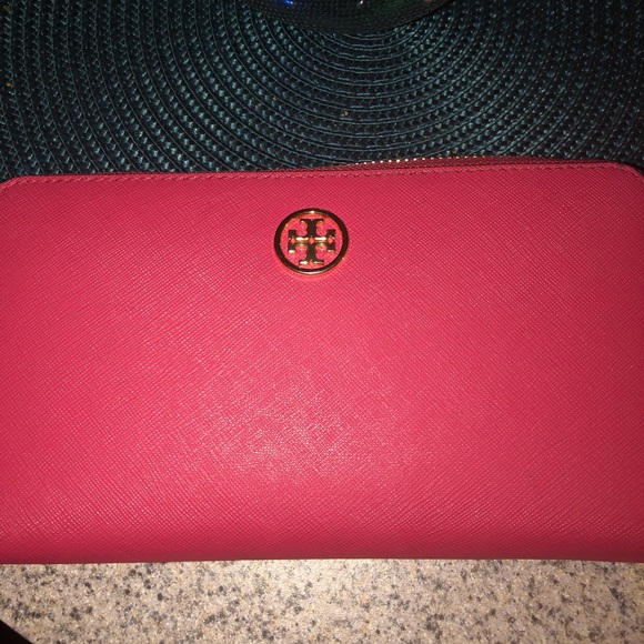 Tory Burch wallet - Picture 1 of 3